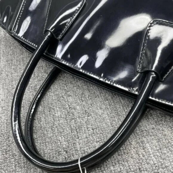 Prada Patent Leather Tote Bag lux410-2025 Totes